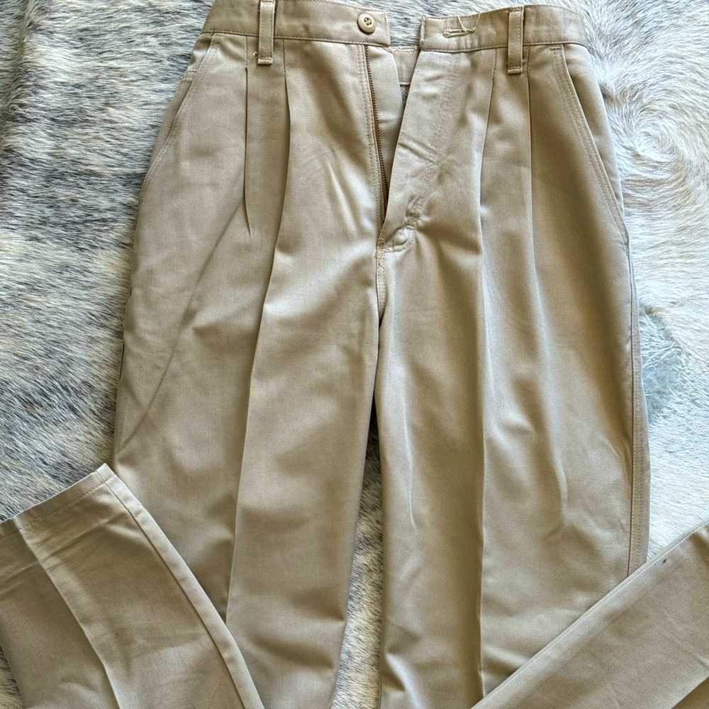 Wrangler 100% cotton chinos high rise pants. 4x32 USA made.